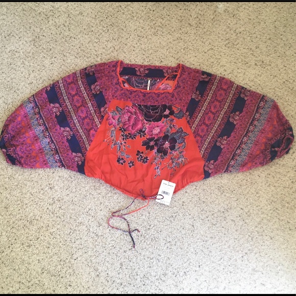 SALE!!!! Blue Nile Printed Top - Picture 3 of 5